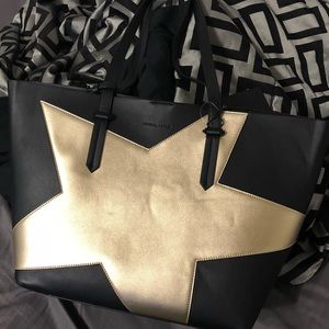 Kendall + Kylie Izzy Star XL oversized tote purse